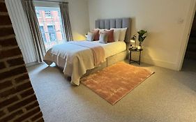 Osbourne House Pink 2 Bed, 2 And Half Bath