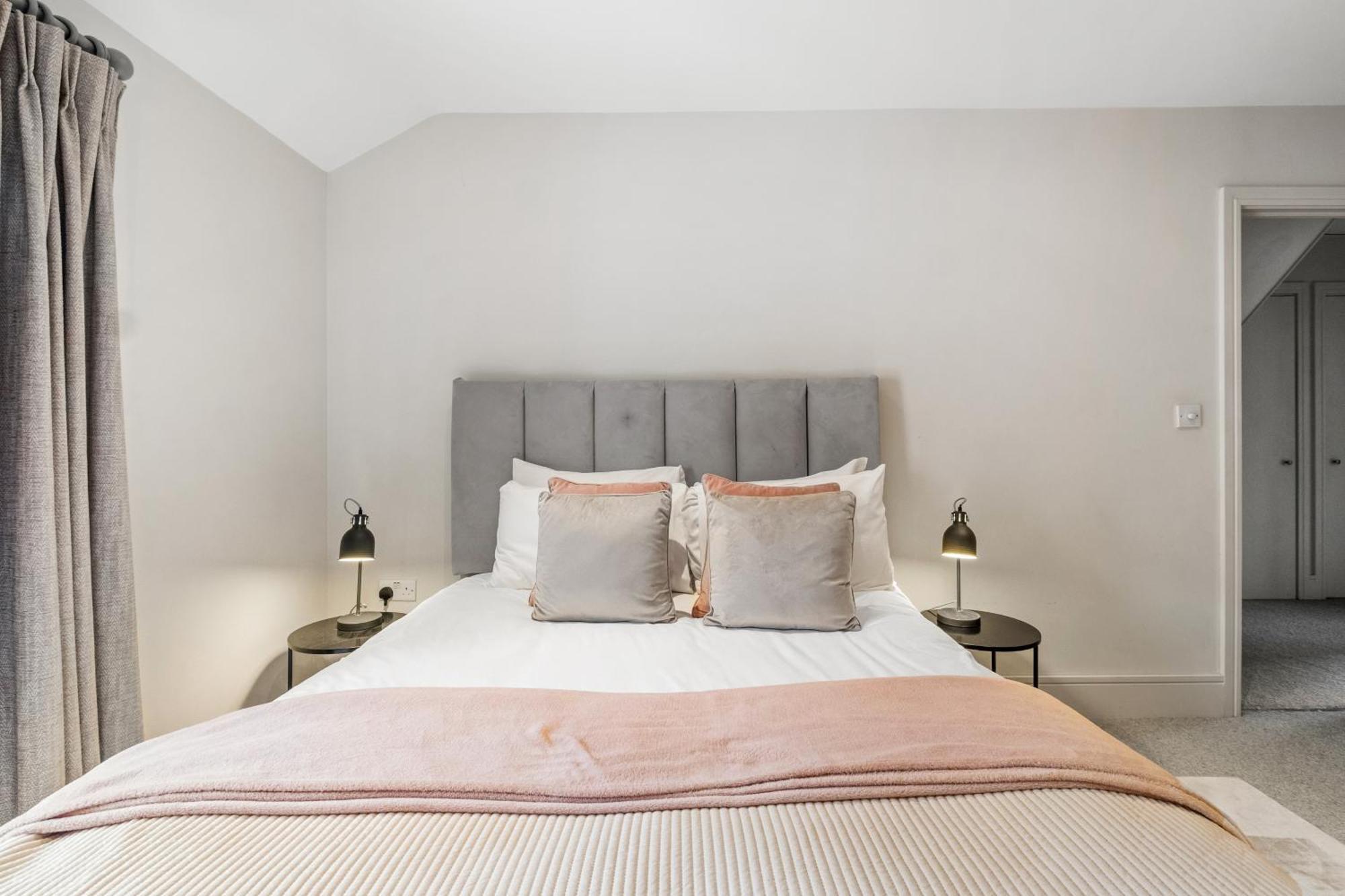 Osbourne House Pink 2 Bed, 2 And Half Bath Apartment Birmingham Exterior photo