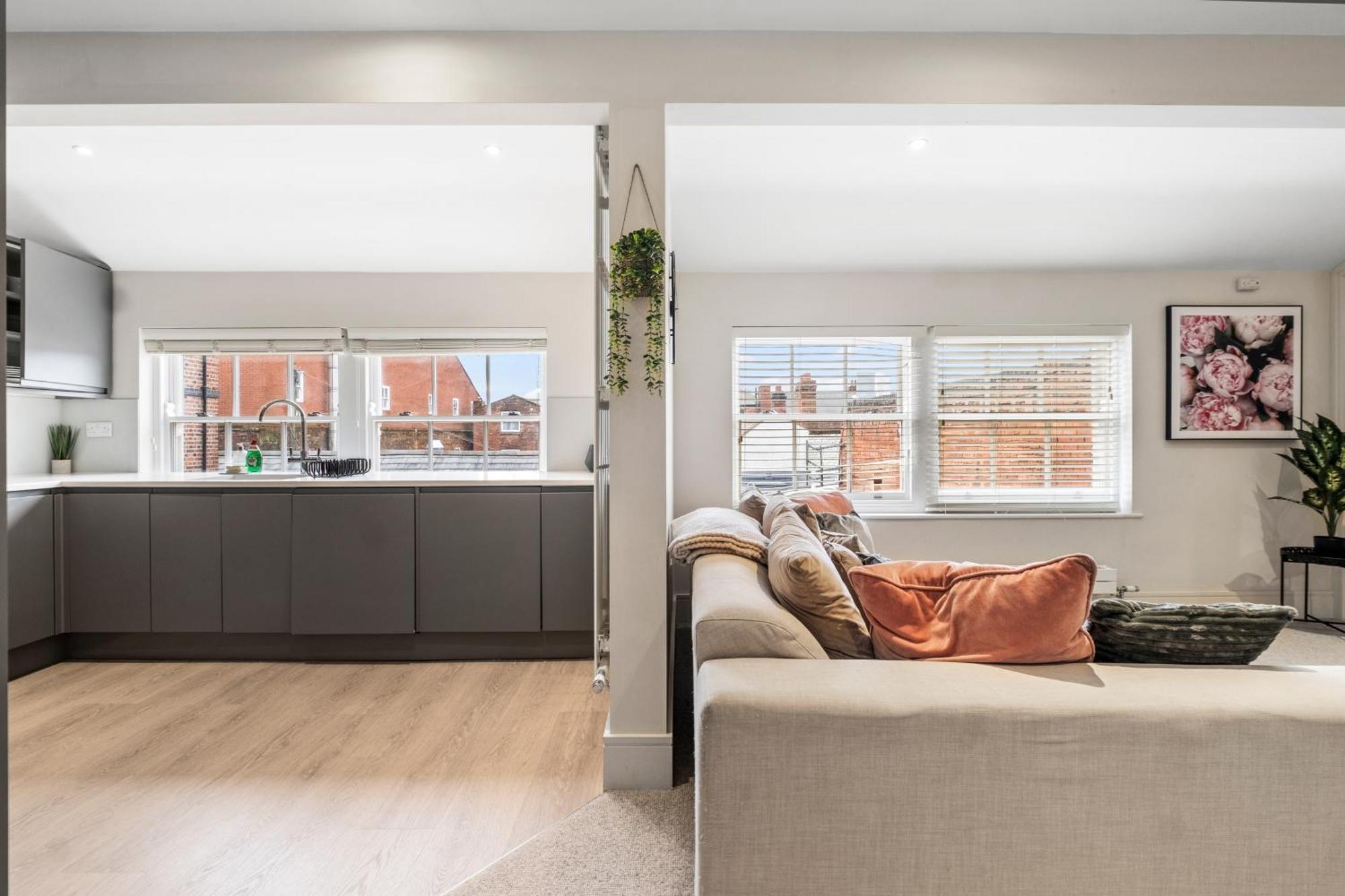 Osbourne House Pink 2 Bed, 2 And Half Bath Apartment Birmingham Exterior photo