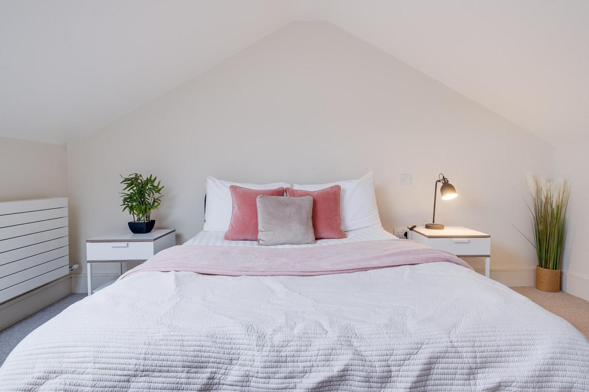 Osbourne House Pink 2 Bed, 2 And Half Bath Apartment Birmingham Exterior photo