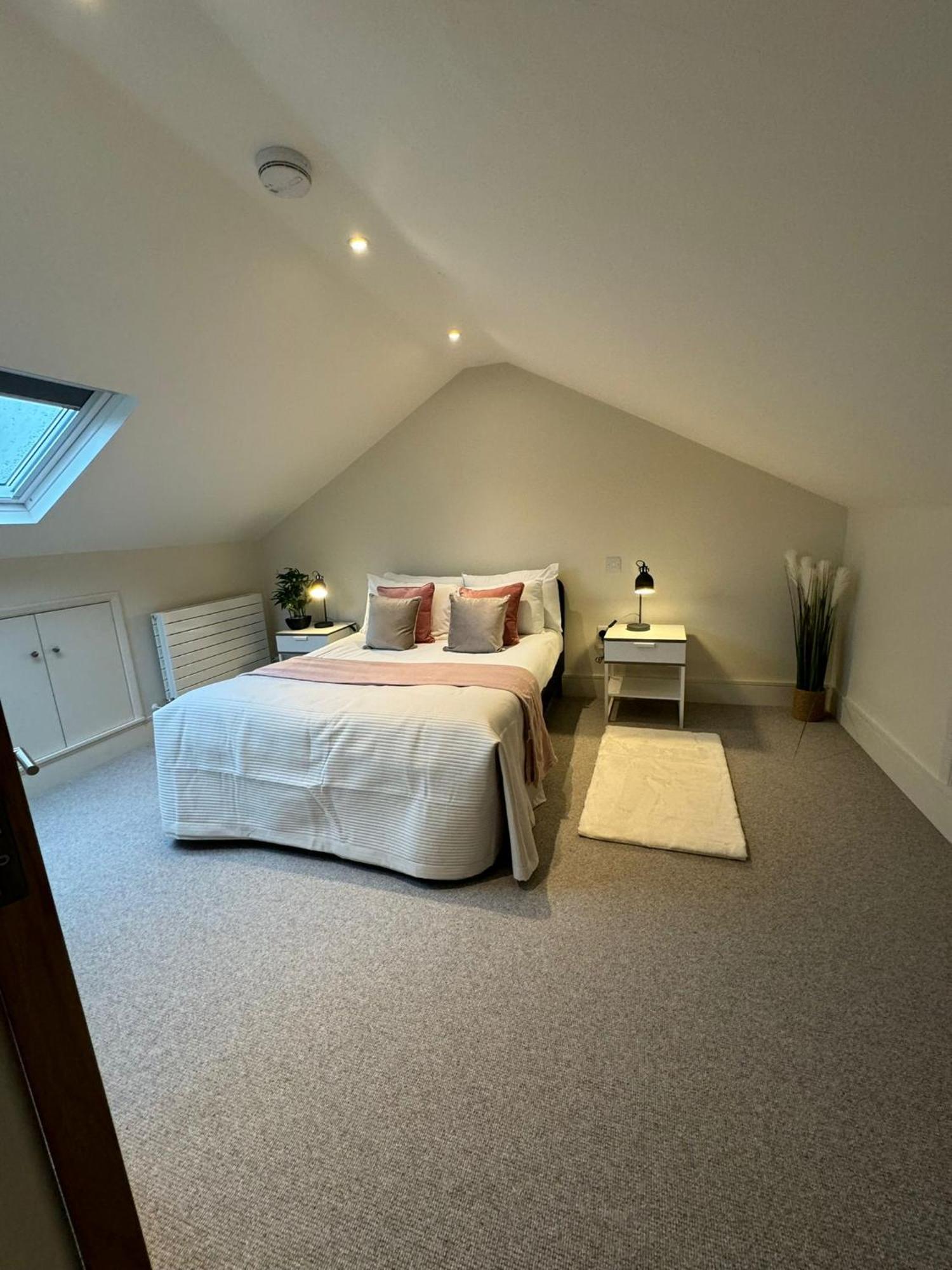 Osbourne House Pink 2 Bed, 2 And Half Bath Apartment Birmingham Exterior photo
