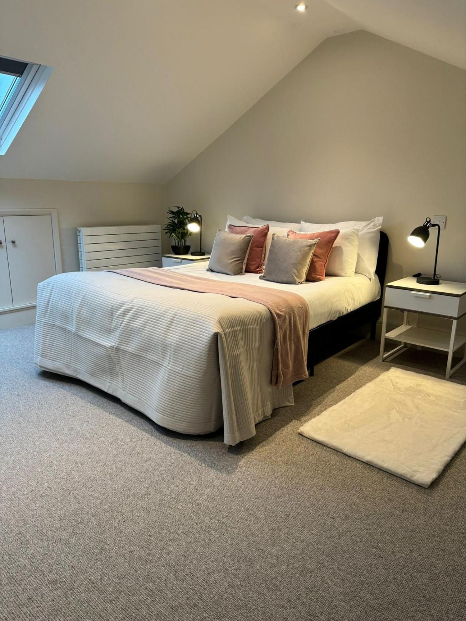 Osbourne House Pink 2 Bed, 2 And Half Bath Apartment Birmingham Exterior photo
