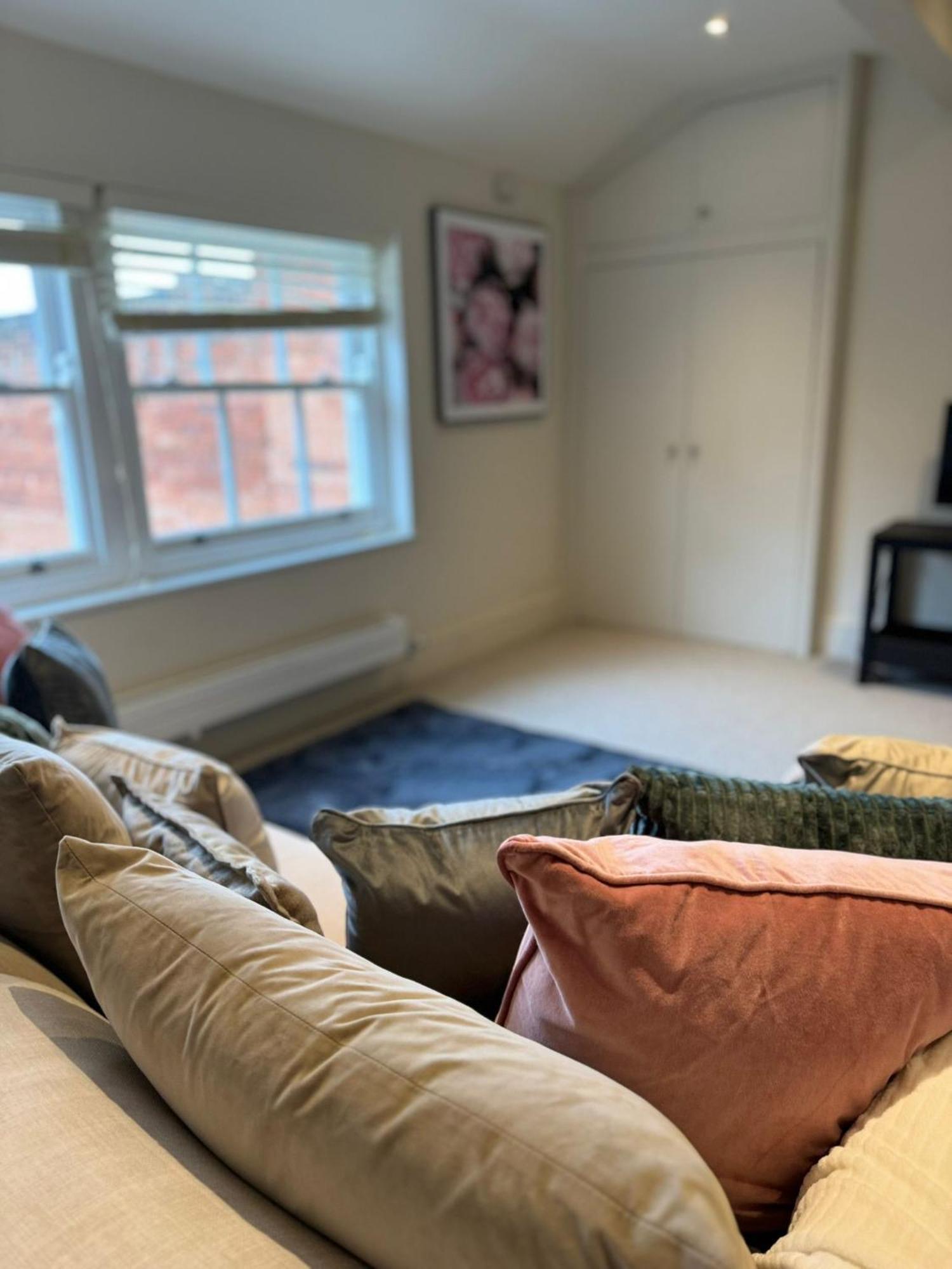 Osbourne House Pink 2 Bed, 2 And Half Bath Apartment Birmingham Exterior photo