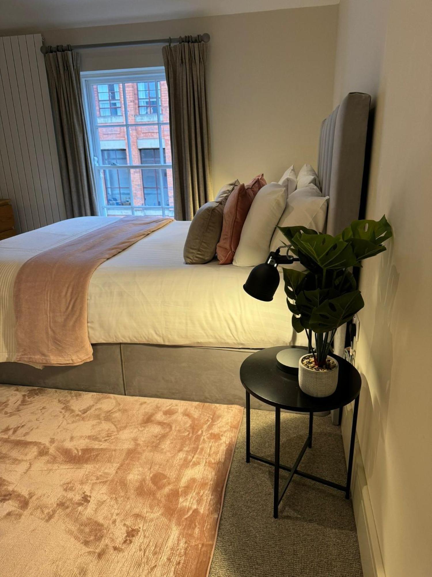 Osbourne House Pink 2 Bed, 2 And Half Bath Apartment Birmingham Exterior photo