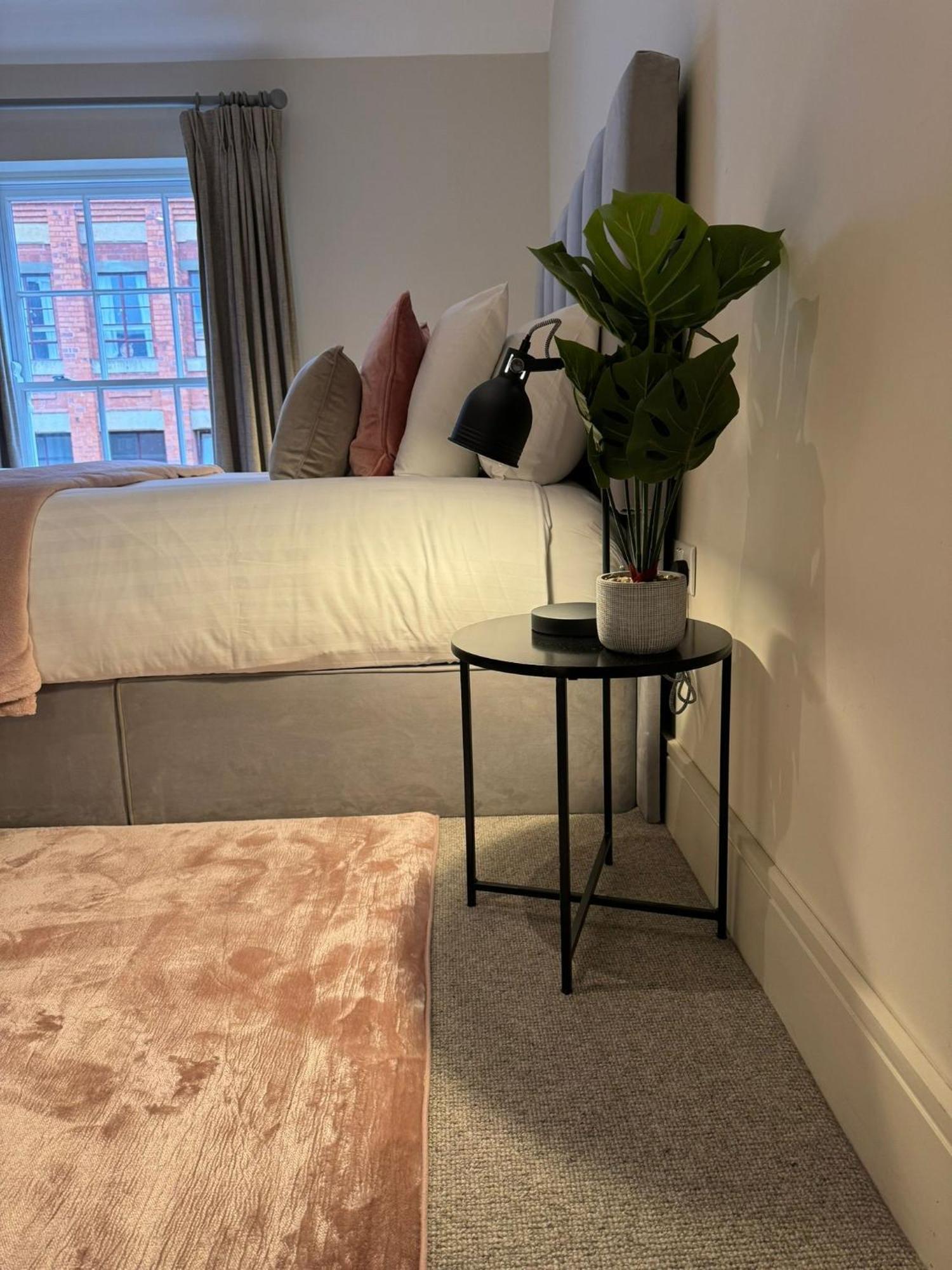 Osbourne House Pink 2 Bed, 2 And Half Bath Apartment Birmingham Exterior photo