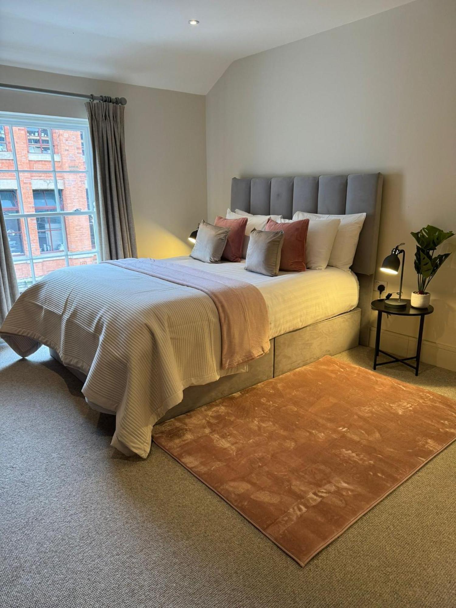 Osbourne House Pink 2 Bed, 2 And Half Bath Apartment Birmingham Exterior photo